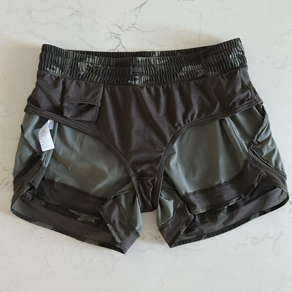 Athleta Mesh Racer Run Mid Rise Short, 4” - Picture 5 of 8